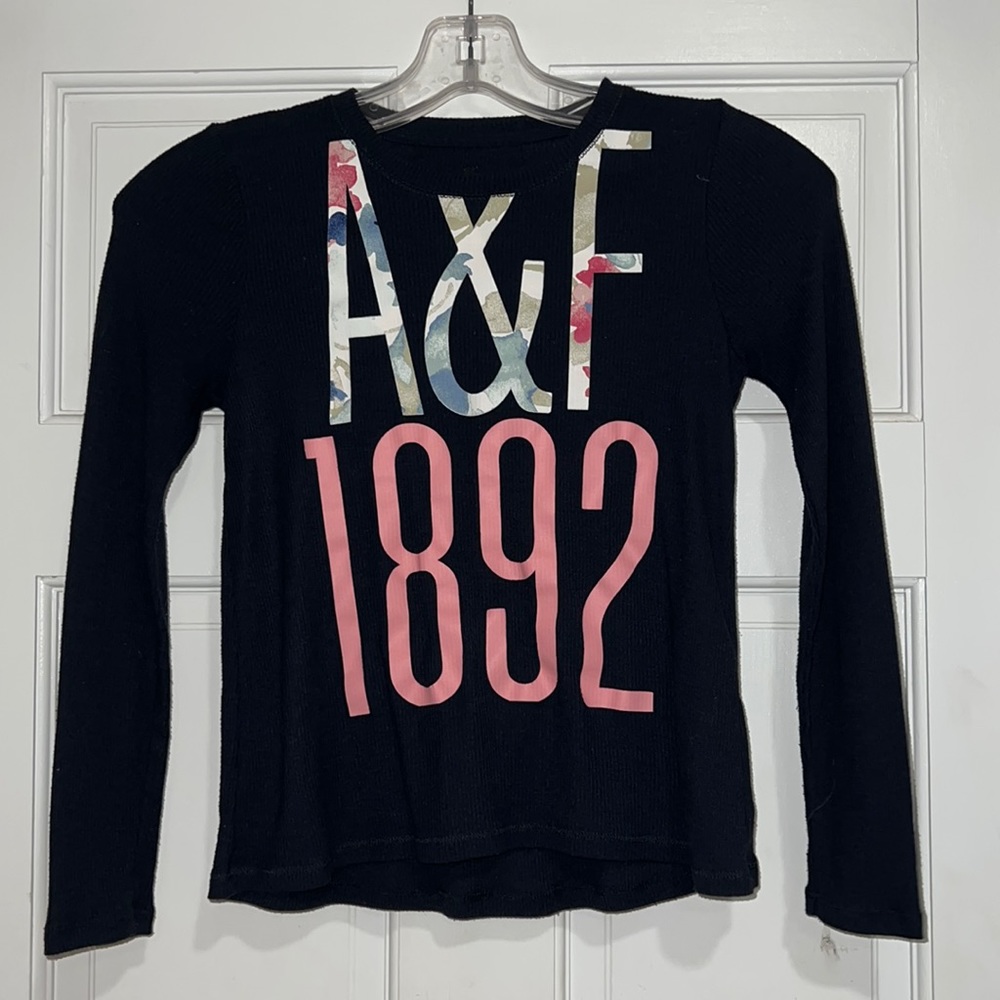 Abercrombie kids dark blue long sleeve size 7/8 t shirt